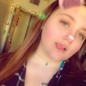 Meet your Posher, Alyssa